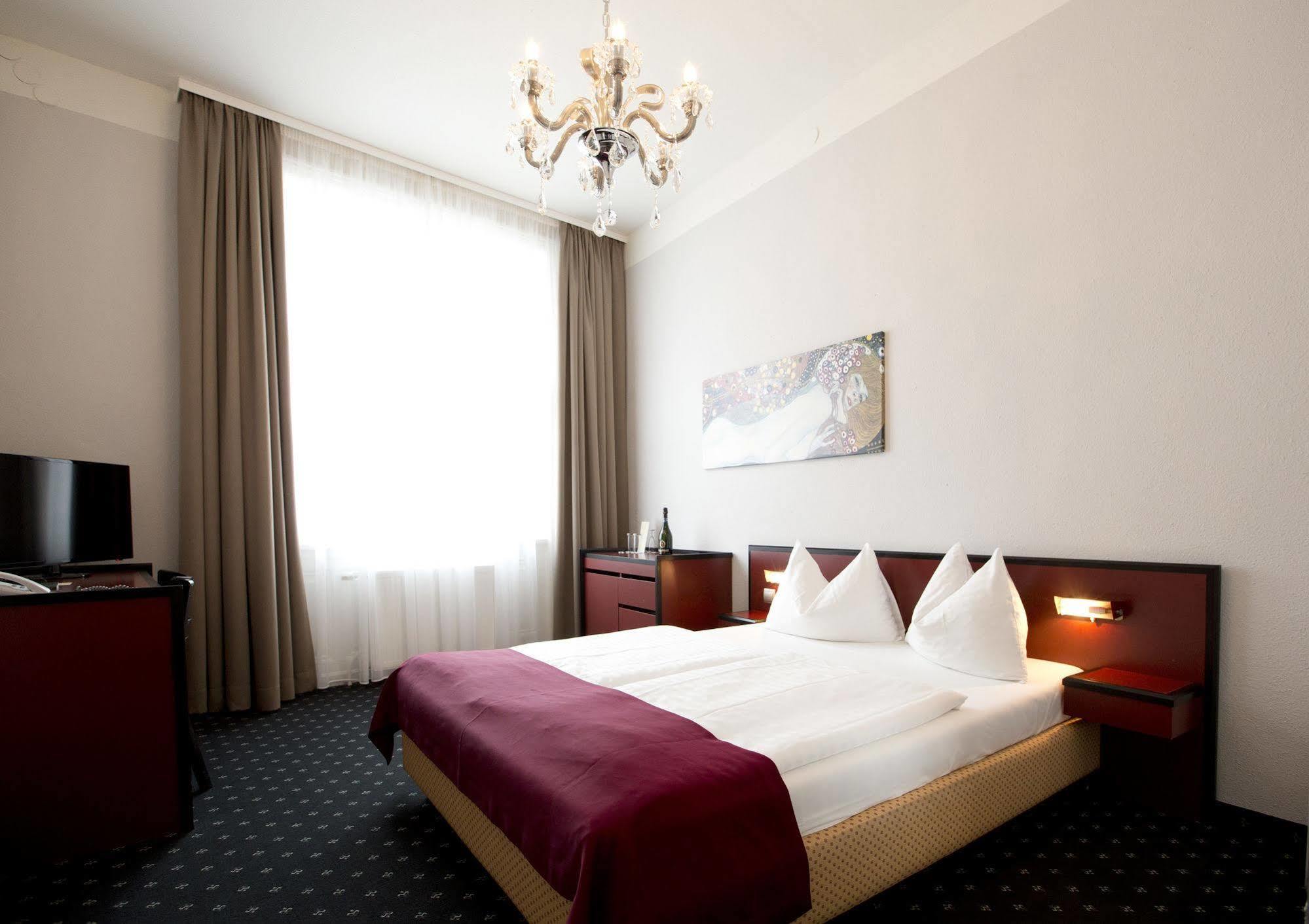 Hotel Fuerst Metternich Bécs Kültér fotó
