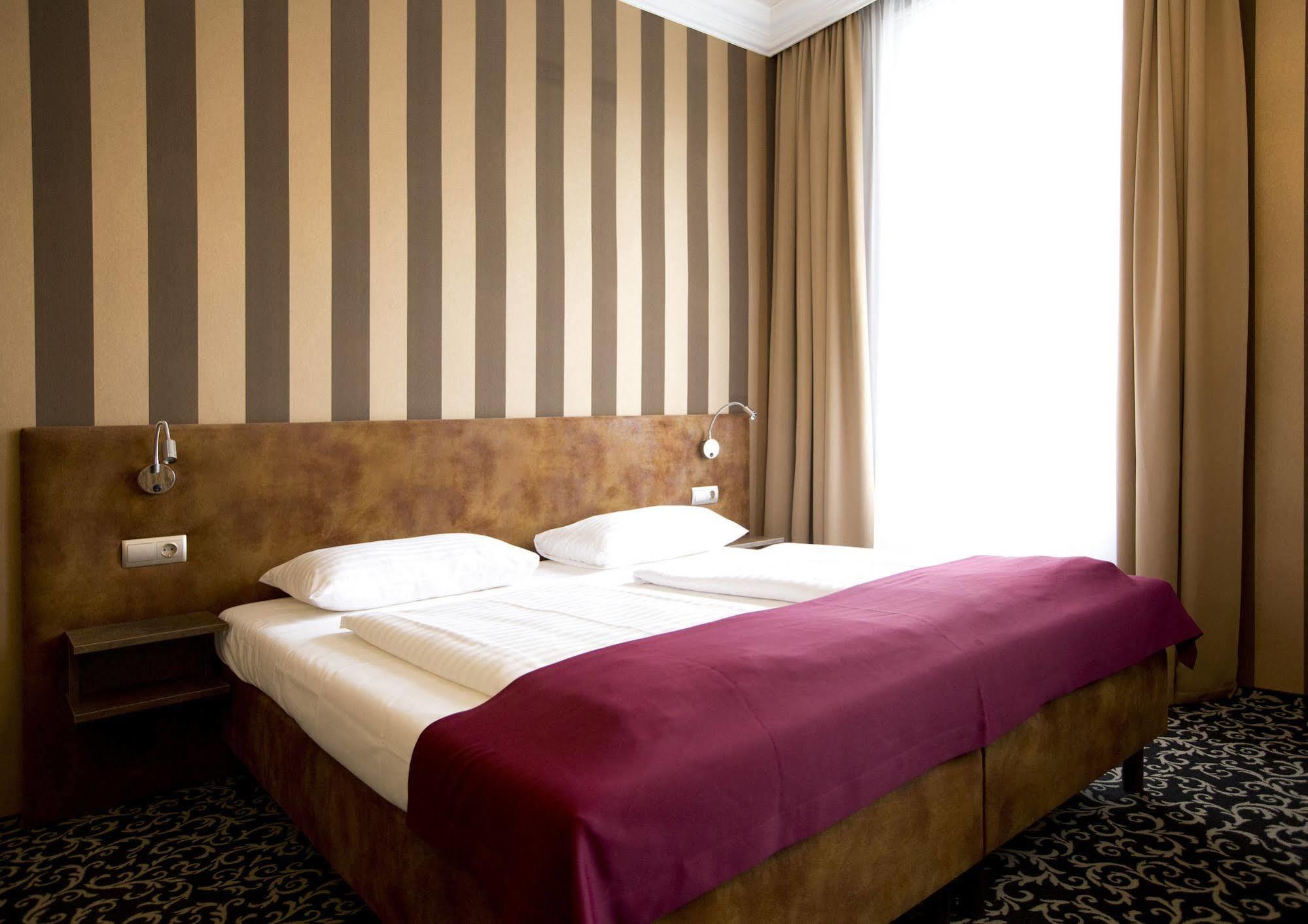 Hotel Fuerst Metternich Bécs Kültér fotó